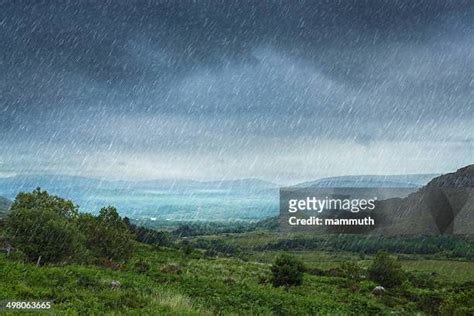 下雨的圖片|612,694 大雨 Stock Photos, High